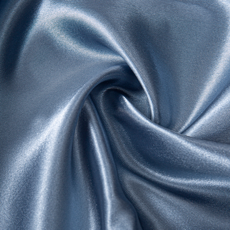 Tessuto in Raso liscio come la seta per Abiti Eleganti